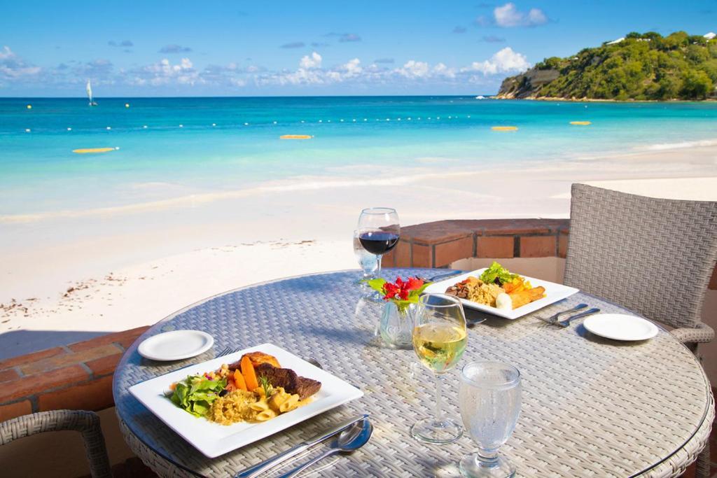 Pineapple Beach Club (Adults Only) Long Bay Buitenkant foto